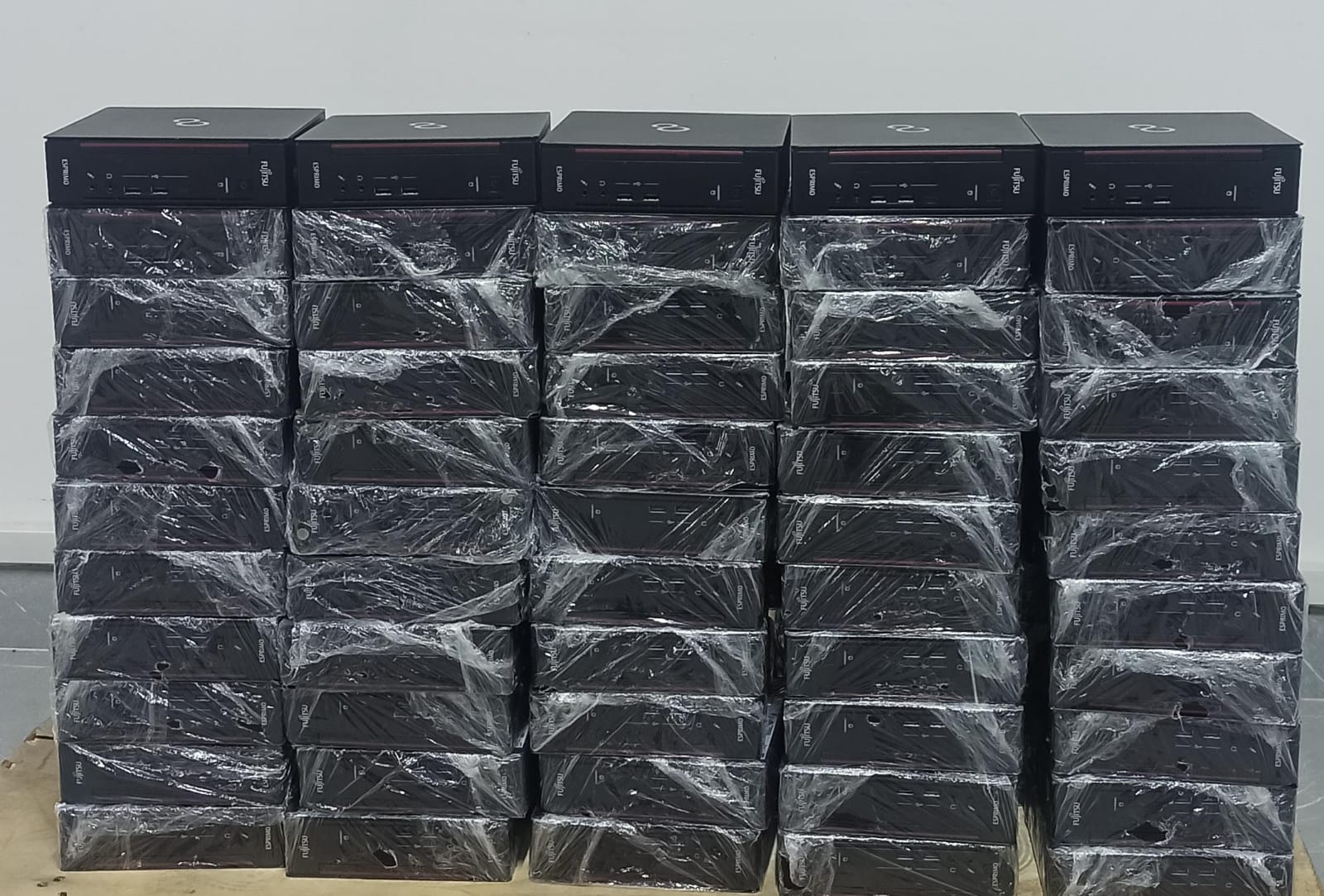 2.EL MİNİ PC  FUJITSU ESPRİMO Q558 İ5 8500T 16GB DDR4 512GB SSD DVD DP DVI SERİ