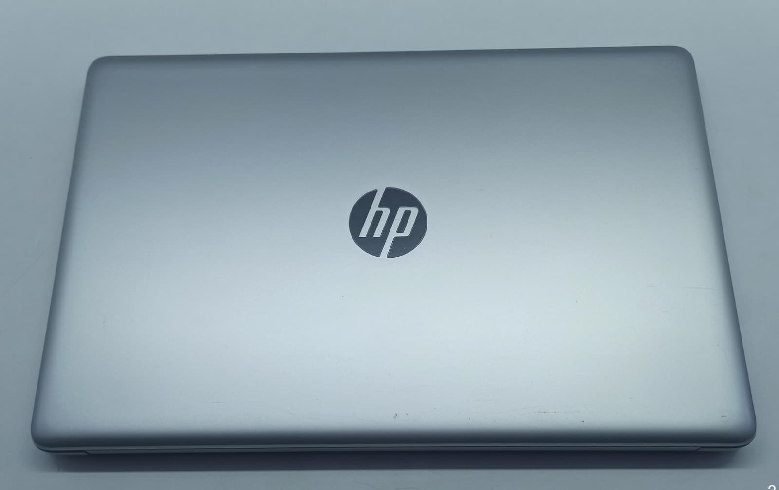 2.EL NB ''15.6 HP 15-DA2002NT İ5 10.NESİL 8GB DDR4 256GB M2 NVME WIN10