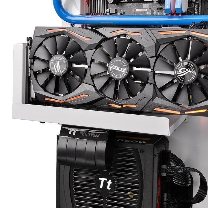 KABLO RİSER THERMALTAKE PCI-E 3.0 X16 300MM KABLO RİSER THERMALTAKE PCI-E 3.0 X16 300MM